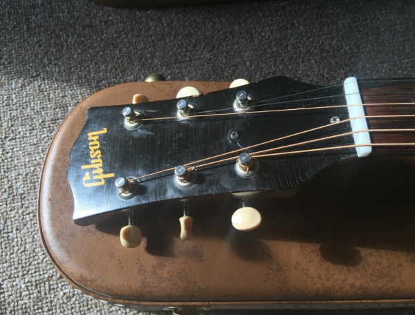 Gibson j45 ͷ2.jpg