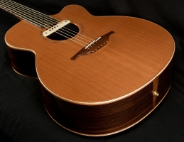 _3243_3243-Lowden_0_35c_SLE_Fingerstyle_Acoustic_Guitar___USED-13279129d97-50.jpg